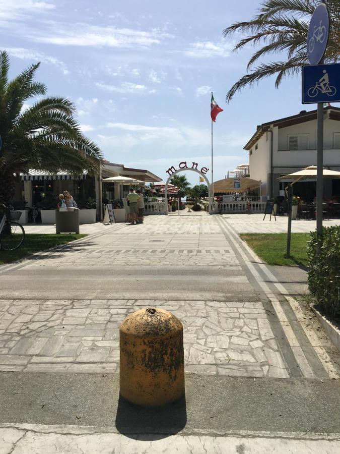 Hotel Mare Blu Lido di Camaiore Exterior foto